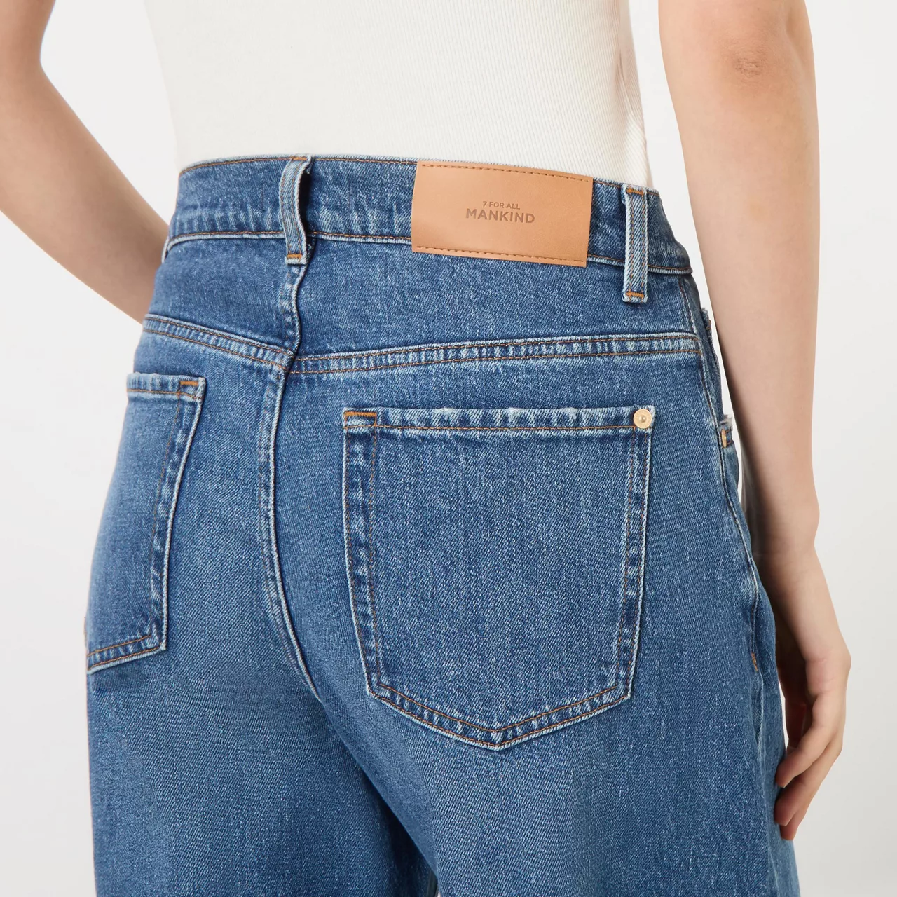 7 FOR ALL MANKIND Bonnie Curvilinear Wide-Leg Jeans - Mid Blue